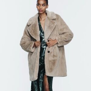 Zara Women's Cozy Faux Fur Coat size medium